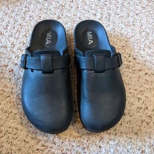 Slip on clog